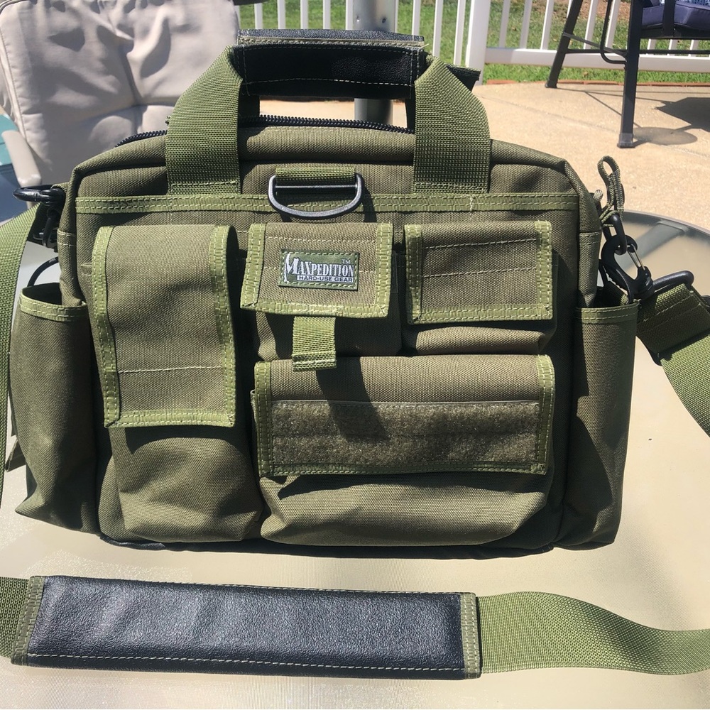 Operator Tactical Attache RARE Like new. Perfect size. Rare OD green.